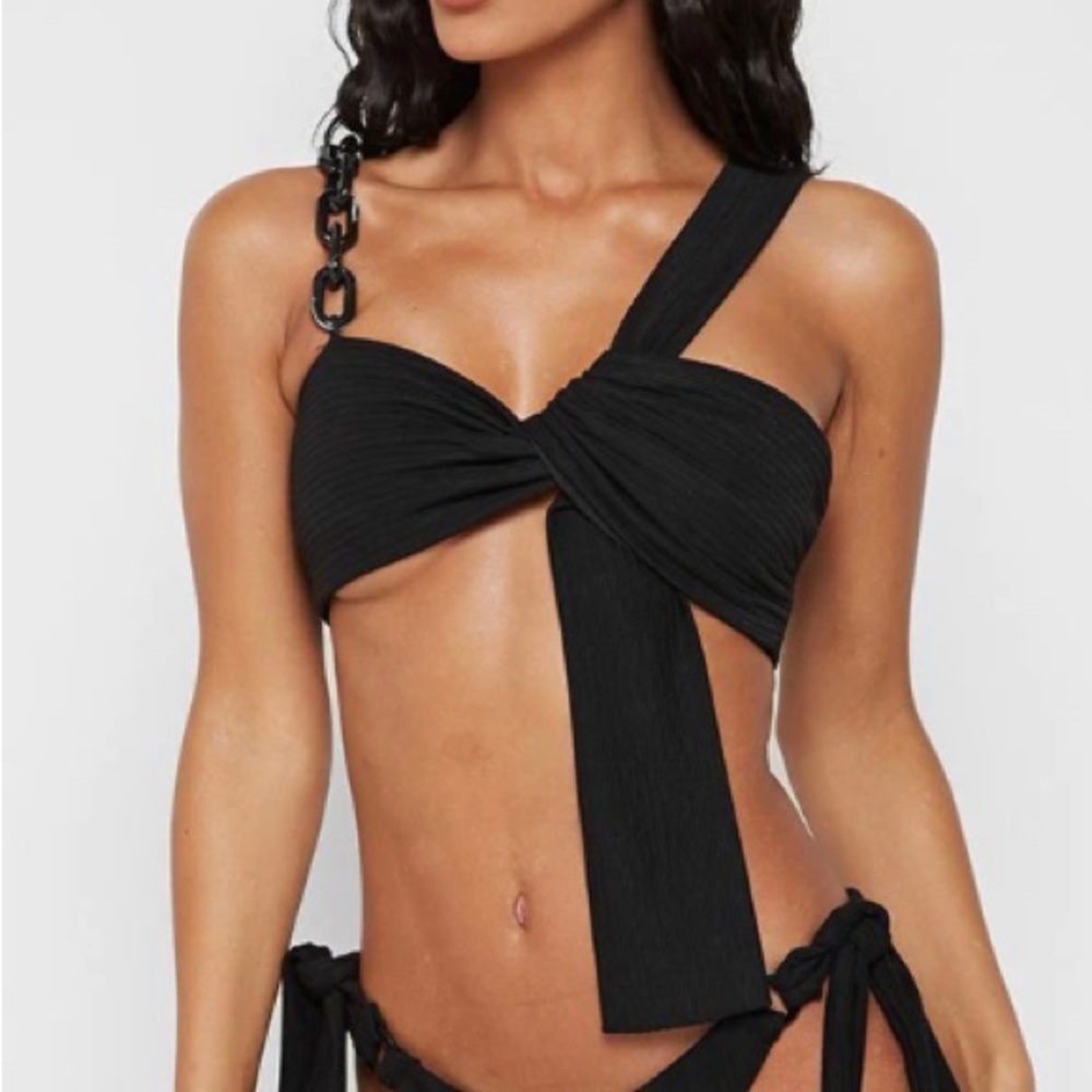 NWT Maniere de Voir Ribbed Crop Top with Chain - Black